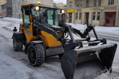 Вот Фрунзенском районе продолжается зимняя уборка