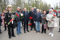 На Серафимовском кладбище прошла траурная церемония возложения венков и цветов к мемориалу жертвам блокадного Ленинграда