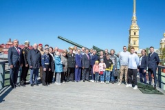 С Нарышкина бастиона Петропавловской крепости был дан полуденный выстрел в честь юбилея Кронштадта