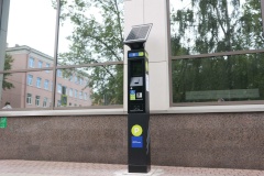 В зоне платной парковки в Петроградском районе наносится разметка  и монтируются паркоматы