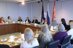 Александр Беглов: Поздравительные наборы для новорожденных - ещё один подарок жителям возрожденного Мариуполя от Петербурга