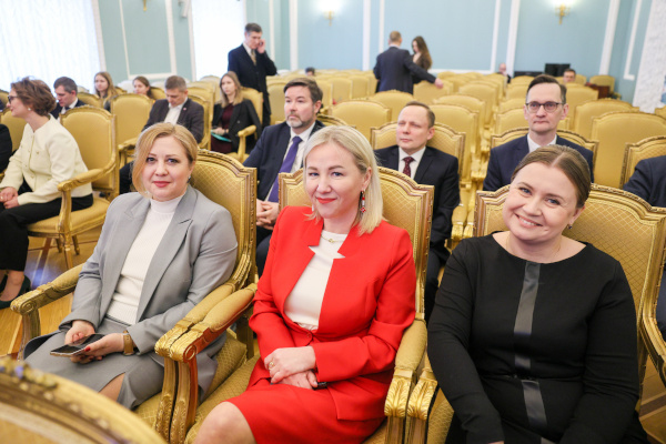 Вручение дипломов выпускникам седьмого потока Губернаторской программы подготовки резерва управленческих кадров в Санкт‑Петербурге