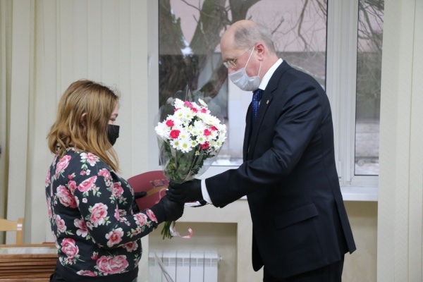 Вручение ключей от квартир детям-сиротам