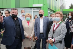 По просьбе жителей в Калининском районе обустроят три новых пешеходных пешехода.