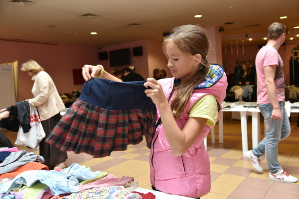 В Кронштадтском Дворце молодежи прошла 3-я Дармарка(Ярмарка бесплатного обмена вещей)