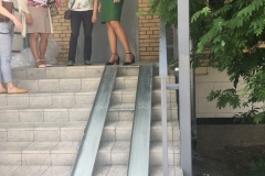 Заместитель главы Елена Сальман провела проверку по факту установки пандуса