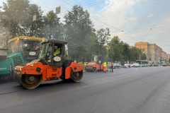 В Санкт‑Петербурге дорожники обновляют проспект Стачек