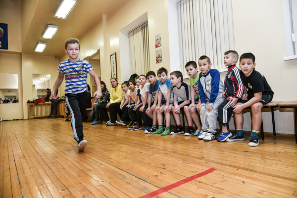 В Кронштадтском Дворце молодежи  состоялись Открытые городские соревнования по общей физической подготовке (ОФП). 