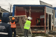 В Калининском районе проводятся мероприятия по освобождению земельного участка, используемого без правовых оснований под размещение автосервиса