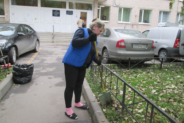 Учреждения здравоохранения Невского района принимают активное участие в месячнике благоустройства