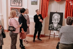 19 февраля в Пушкинском районном Доме культуры в Царском селе состоялось открытие выставки «Время Z». Это третья выставка коллективного проекта, посвященного Специальной Военной Операции и ее отражению в современном искусстве