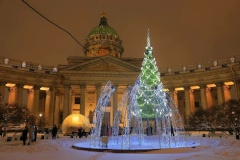 Зимнее преображение петербургских фонтанов: водные жемчужины в виде световых инсталляций украсили город