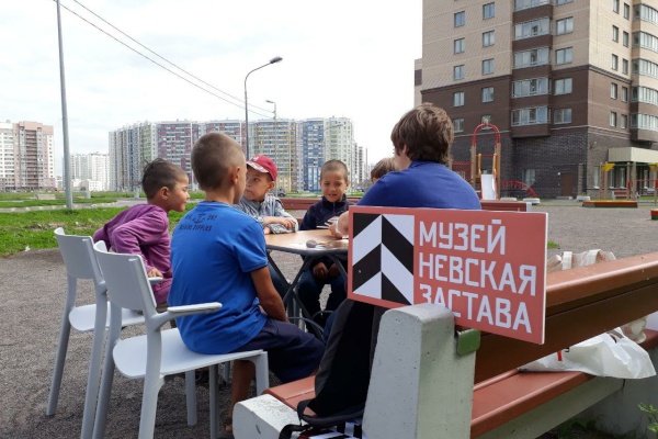 Сотрудники Музея «Невская застава» провели интерактивную программу на территории квартала СУН-16