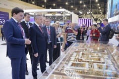 Губернатор Александр Беглов принял участие в презентации инвестиционных проектов в павильоне Санкт‑Петербурга на ПМЭФ-2024