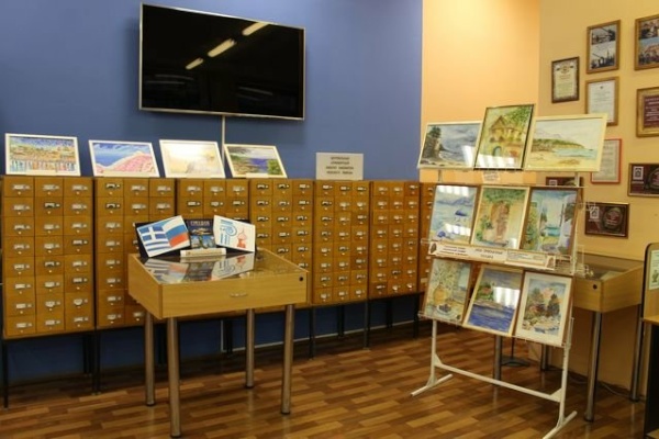 В Центральной районной библиотеке им. Л. Соболева для всех читателей работает выставка «Моя прекрасная Эллада» 