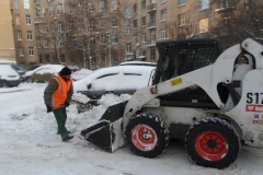 На зачистку дворов от последствий снегопада вышло 626 дворников