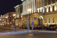 СПб ГУП «Ленсвет» выделило ярким белым светом ряд пешеходных переходов 