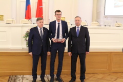 За заслуги в развитии физической культуры и спорта Санкт‑Петербурга" наградили тренеров Невского района