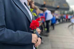 Учащиеся образовательных учреждений Кировского района приняли участие в акции памяти «Вспомнить всех поименно»