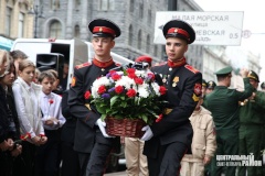 У мемориальной доски «Героизму и мужеству ленинградцев» почтили память защитников непокоренного города
