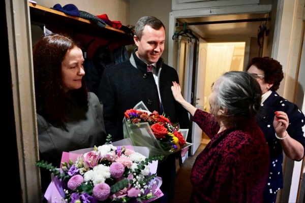 Столетний юбилей: в Петроградском районе поздравили Валентину Арсеньевну Бородину