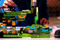 В гимназии № 426 прошли состязания по робототехнике