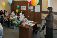Специалисты Центра семьи провели встречи в «Школах будущих мам» Кировского района