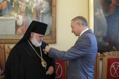 Губернатор поздравил с юбилеем наместника Александро-Невской лавры епископа Назария