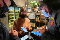 Сегодня ночью сотрудники Комитета проверили развлекательные заведения на ул. Рубинштейна