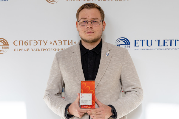 Проект студента ЛЭТИ снизит расход топлива дизельных электростанций за счет накопителей энергии и возобновляемых источников