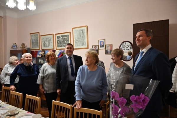 Врио главы поздравил ветерана и почётного жителя района с днём рождения