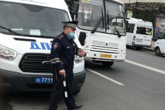 На проспекте Ветеранов прошли профилактические мероприятия на выявление нарушений в сфере наземного пассажирского маршрутного транспорта