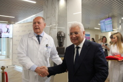 В Онкологическом центре в поселке Песочный состоялось торжественное открытие бюста академика Николая Павловича Напалкова