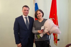Жительница Петродворцового района удостоена почётного знака «За заботу о красоте города»