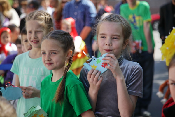 В Кронштадте прошел фестиваль детского творчества «Остров счастливого детства», посвященный Дню защиты детей.
