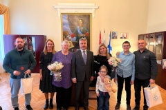 Кронштадтцы получили документы на новые квартиры