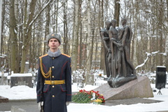 На Серафимовском кладбище почтили память солдат, погибших в Афганской войне