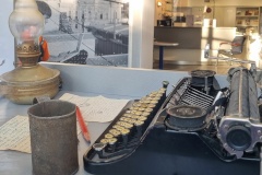 В библиотеке «Книга во времени» открылась выставка «Фронтовой быт»