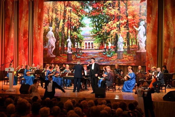 В Петроградском районе отпраздновали Международный день пожилых людей!