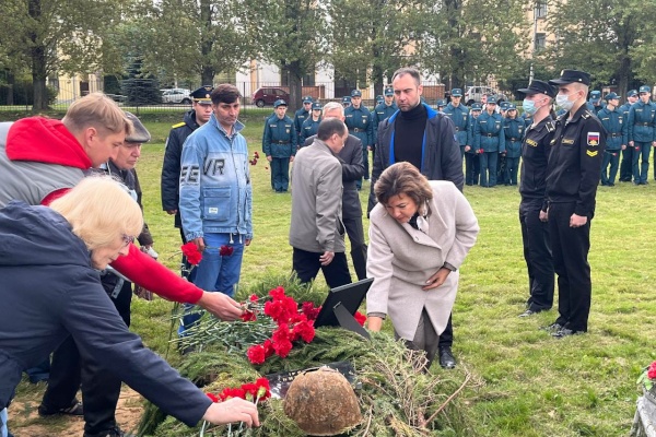 Красноармейца похоронили на Чесменском кладбище