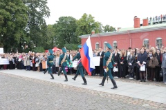 Полуденный выстрел из пушки Петропавловской крепости произведен в честь первокурсников Президентской академии в Санкт‑Петербурге