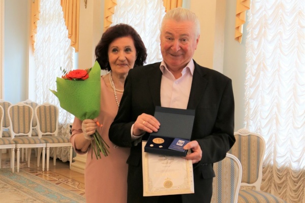 Супружеским парам Кировского района вручили медали «За любовь и верность»