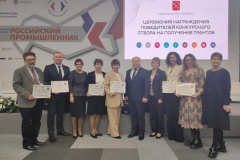 В семи школах Калининского района в 2023 году создают современные лаборатории