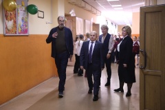 Глава района провел рабочий объезд гимназии № 92, корпуса начальной школы на Ярославском проспекте, 20