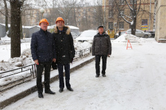 Борьбу за балконы без сосулек ведут коммунальщики 