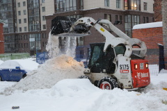 Ночью с улиц Московского района вывезли около 4,5 тысяч куб.м снега