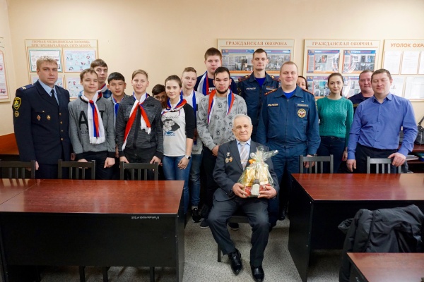 Гражданско-патриотическая акция в Невском районе «Дети-ветеранам»