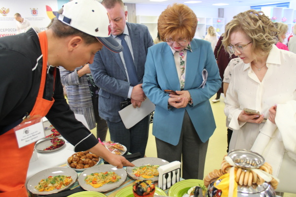 В Санкт‑Петербурге прошел региональный этап федерального конкурса «Лучшая школьная столовая 2024»