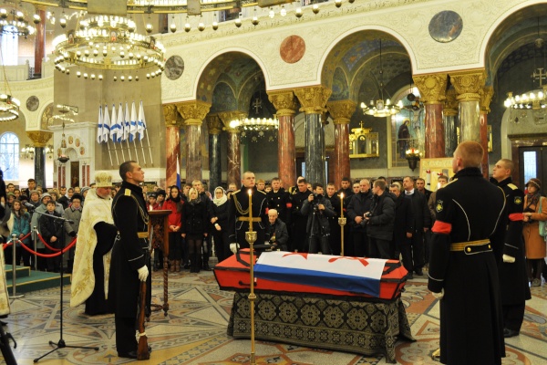 Отпевание погибшего в Великую Отечественную войну водолаза Никиты Мышляевского в Морском соборе. 