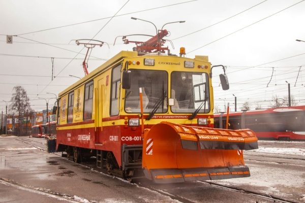 Сезонное техобслуживание, обязательные инструктажи  и снегоуборочная техника: как предприятия транспортного блока Санкт‑Петербурга готовятся к зимнему периоду